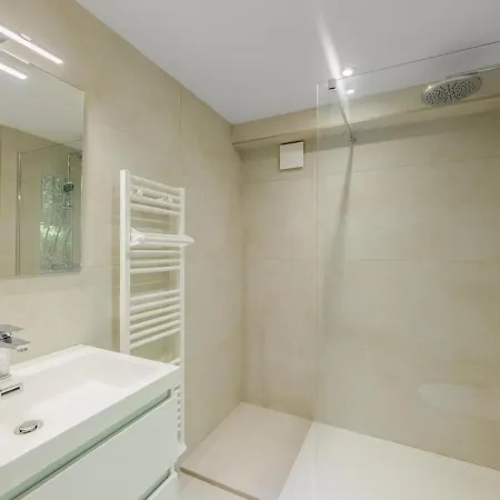 Holiday home 3 - Parking - Clim - Moins De 800m De La *