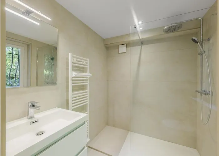 3 - Parking - Clim - Moins De 800m De La Saint-Raphaël